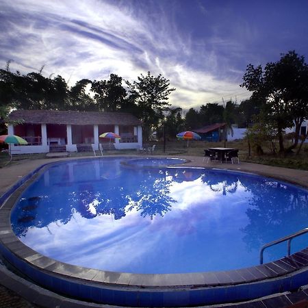 Mogli Resort Kanha Bagian luar foto