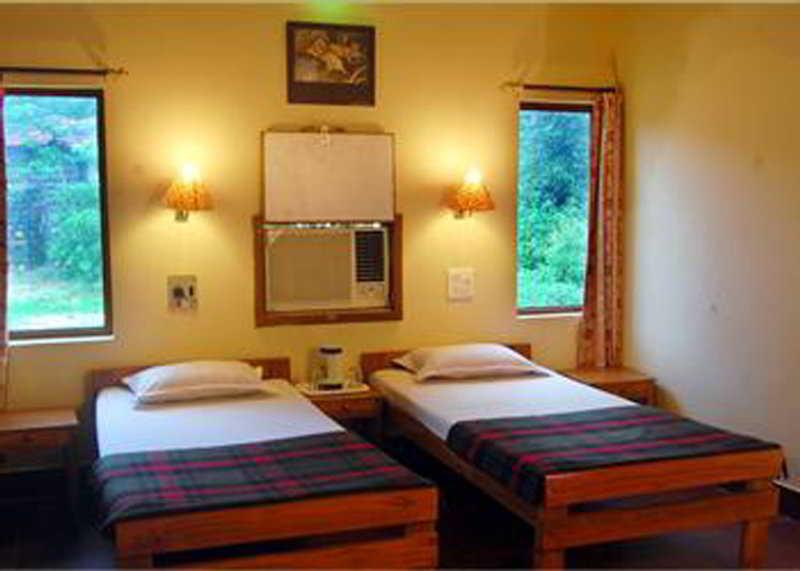 Mogli Resort Kanha Bagian luar foto