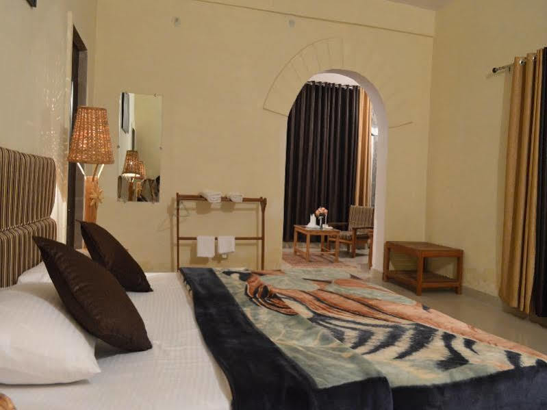 Mogli Resort Kanha Bagian luar foto