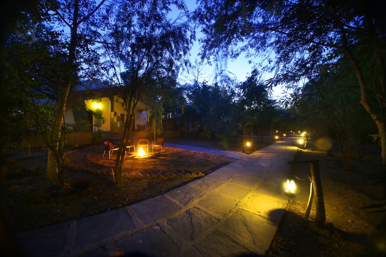 Mogli Resort Kanha Bagian luar foto