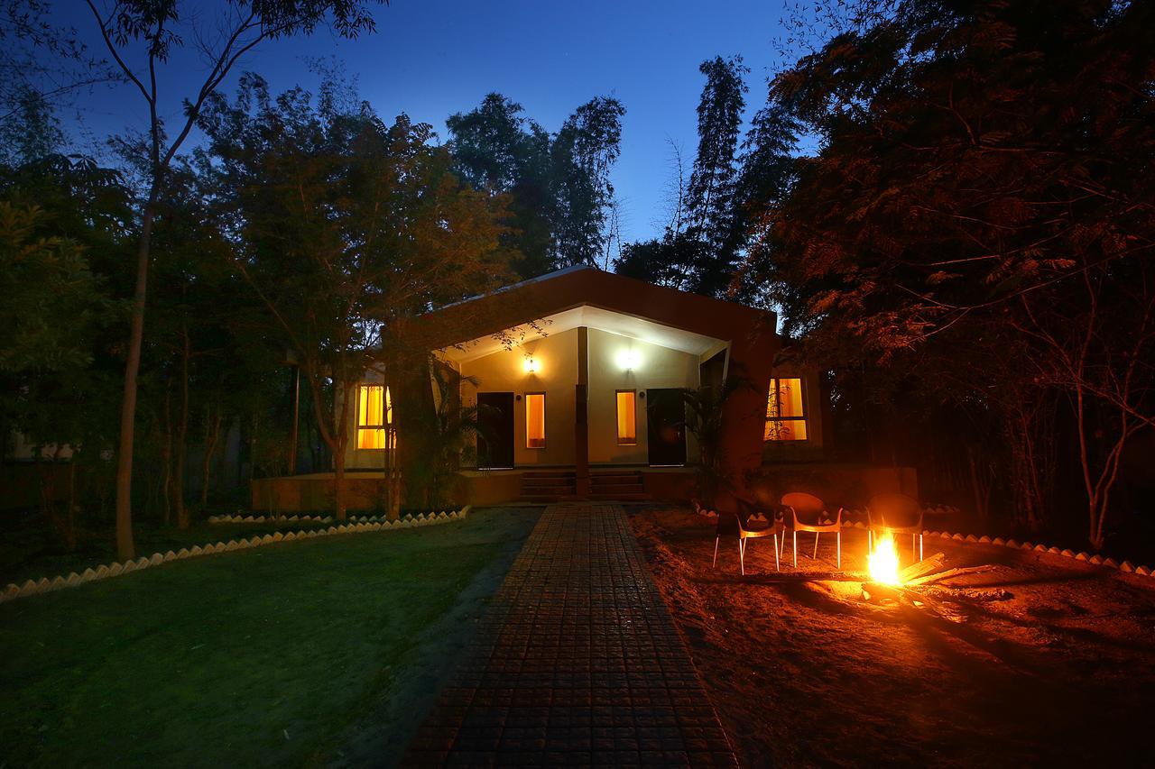 Mogli Resort Kanha Bagian luar foto