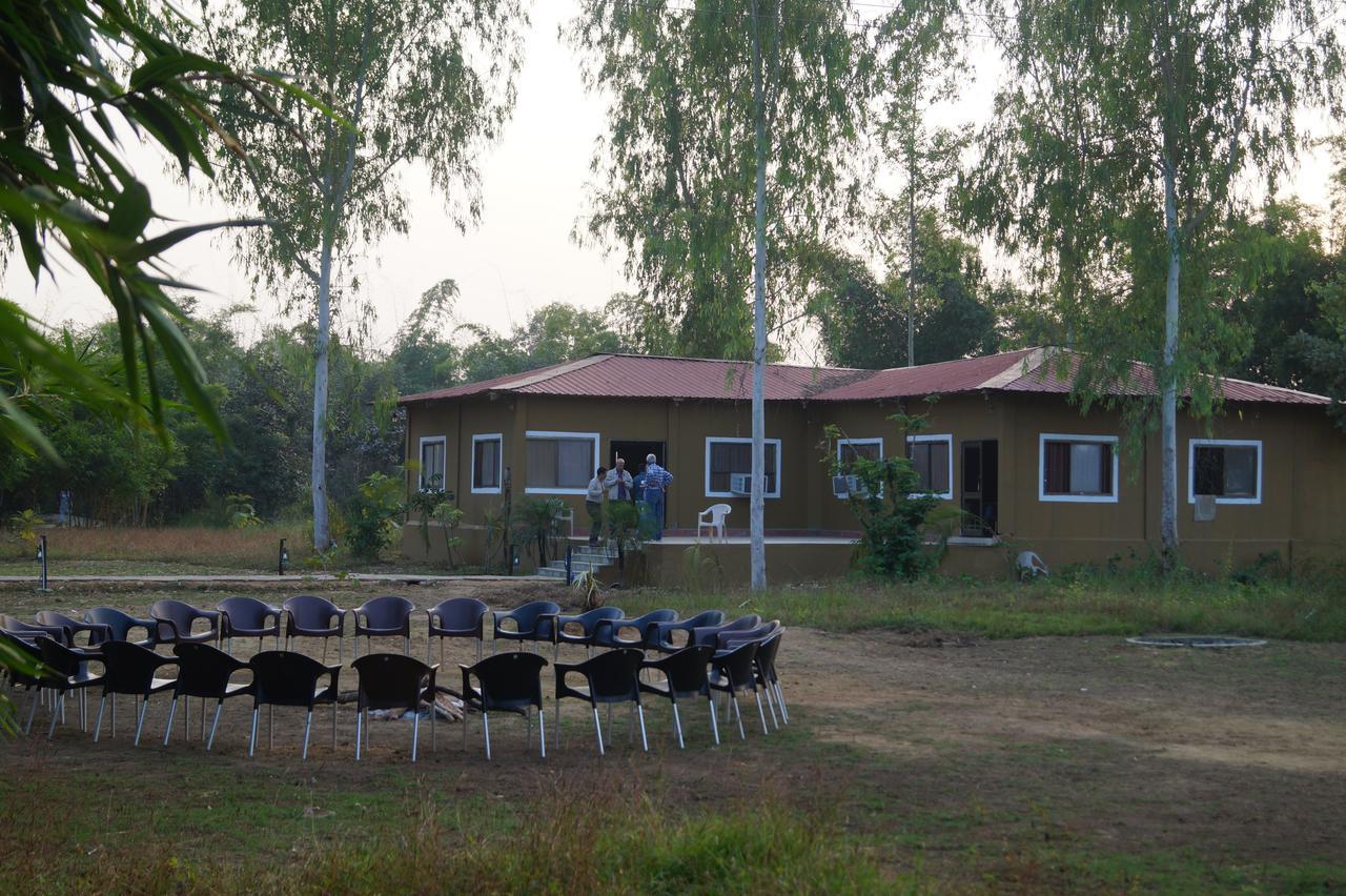 Mogli Resort Kanha Bagian luar foto
