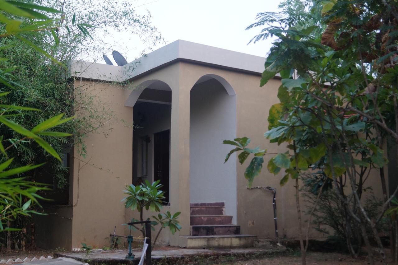 Mogli Resort Kanha Bagian luar foto