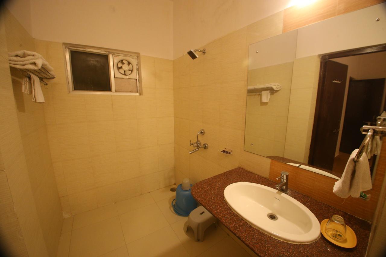 Mogli Resort Kanha Bagian luar foto