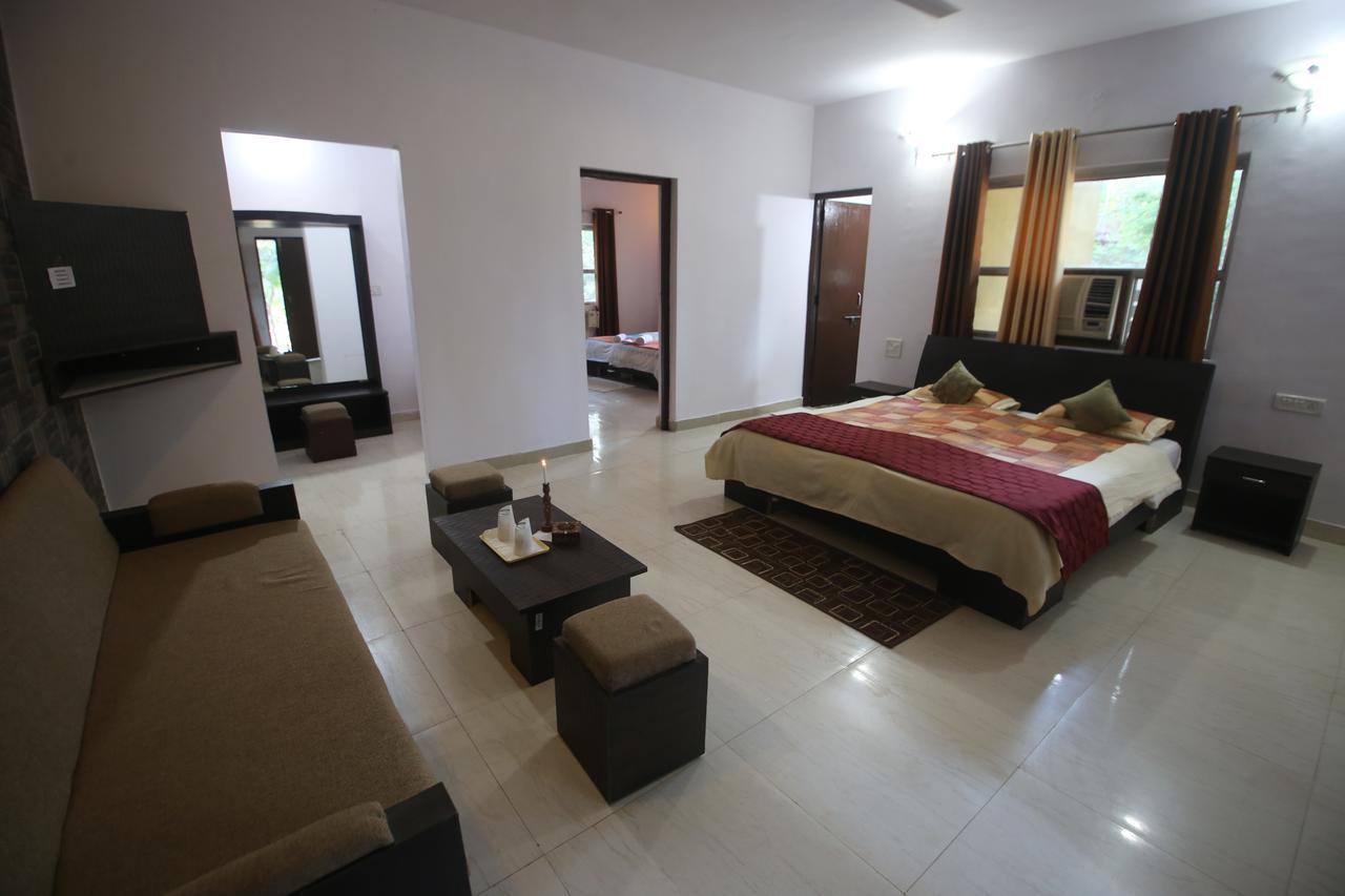 Mogli Resort Kanha Bagian luar foto