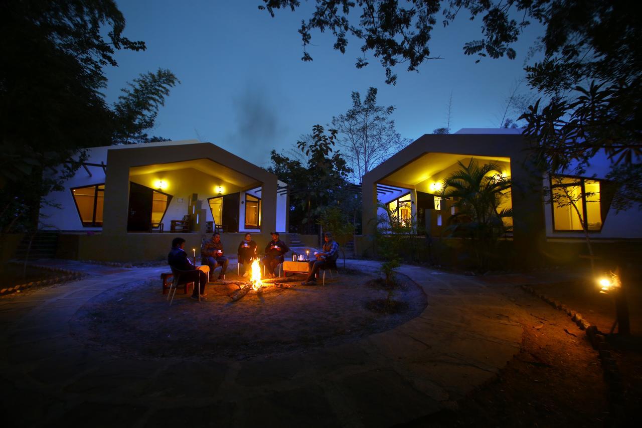 Mogli Resort Kanha Bagian luar foto